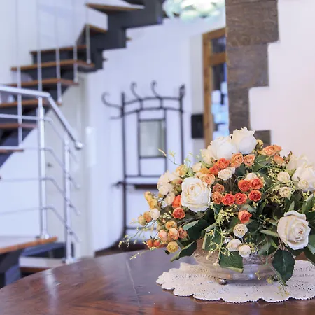 Seta Bed & Breakfast 4*